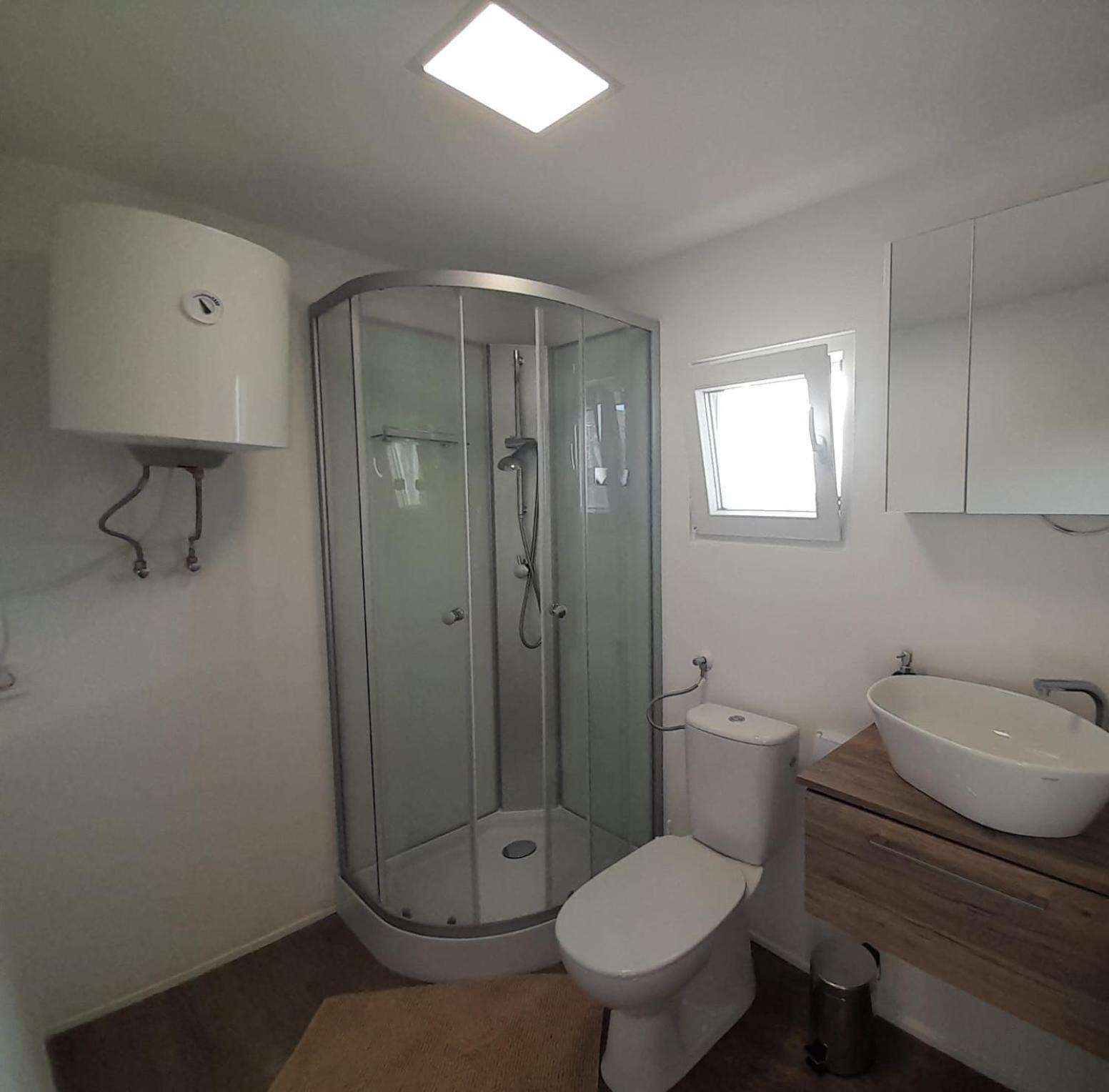 Tiny House Lily With Jacuzzi Leilighet Sveti Filip i Jakov Eksteriør bilde