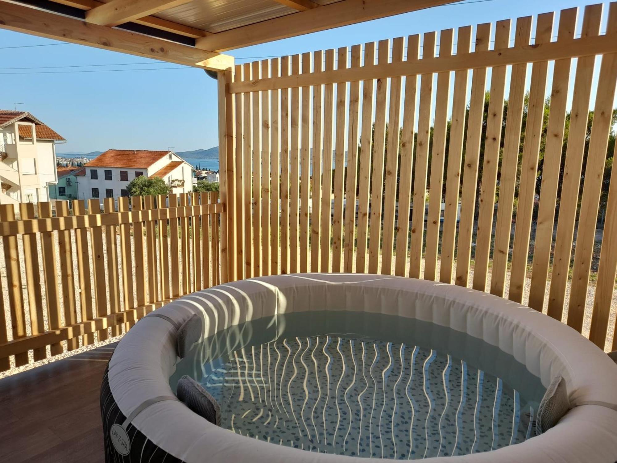 Tiny House Lily With Jacuzzi Leilighet Sveti Filip i Jakov Eksteriør bilde